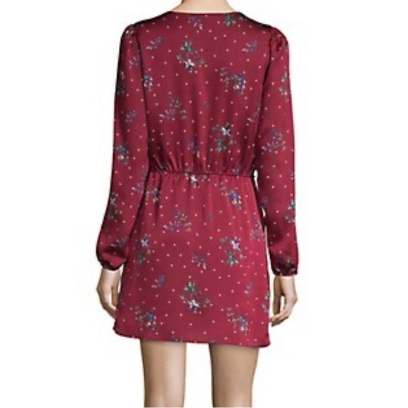 TENTREE HIGHLINE COLLECTIVE Floral V-Neck Faux Wrap Dress - Picture 2 of 10